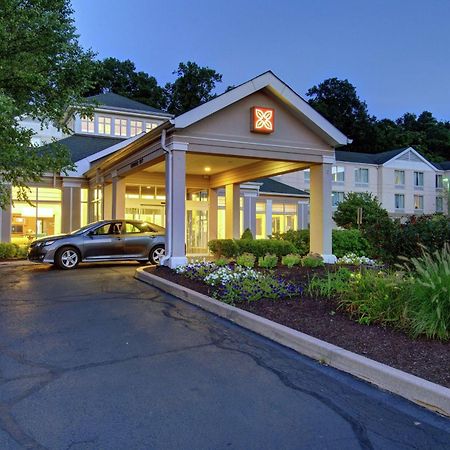 Hilton Garden Inn Norwalk Exterior photo