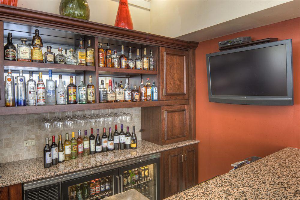 Hilton Garden Inn Norwalk Restaurant photo